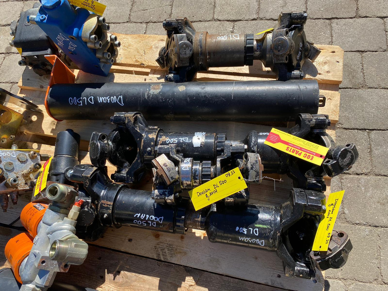Doosan DL 500 - 드라이브 축 건설기계 용 : 사진 1 Doosan DL 500 - 드라이브 축 건설기계 용 : 사진 1