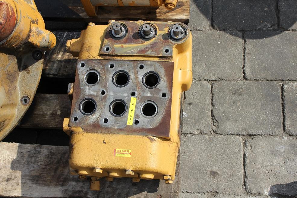 Fiat-Allis FL 10 C Laderaupe - 예비 부속 크롤러 로더 용 : 사진 1 Fiat-Allis FL 10 C Laderaupe - 예비 부속 크롤러 로더 용 : 사진 1