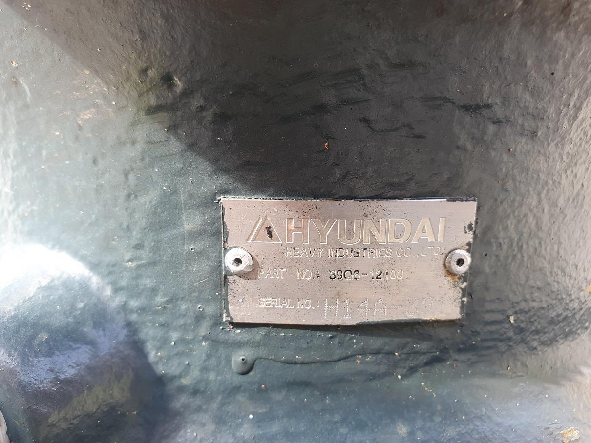 Hyundai Robex 220 LC 9A - 스윙 모터 건설기계 용 : 사진 5 Hyundai Robex 220 LC 9A - 스윙 모터 건설기계 용 : 사진 5