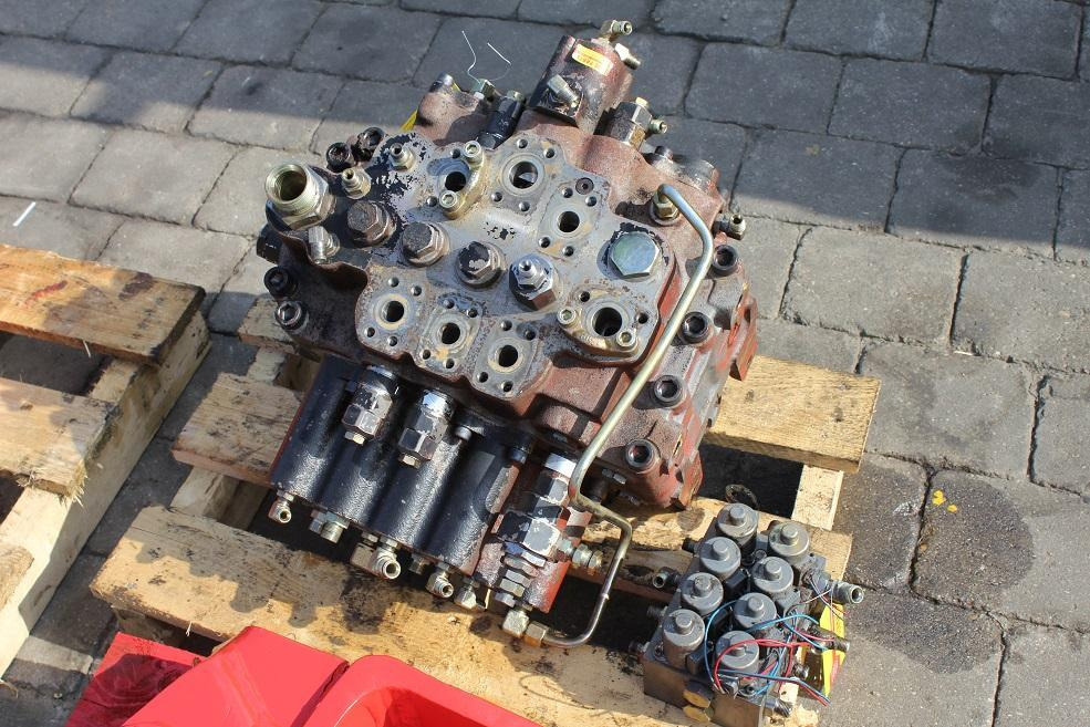 JCB 210 LC - 유압 밸브 건설기계 용 : 사진 1 JCB 210 LC - 유압 밸브 건설기계 용 : 사진 1