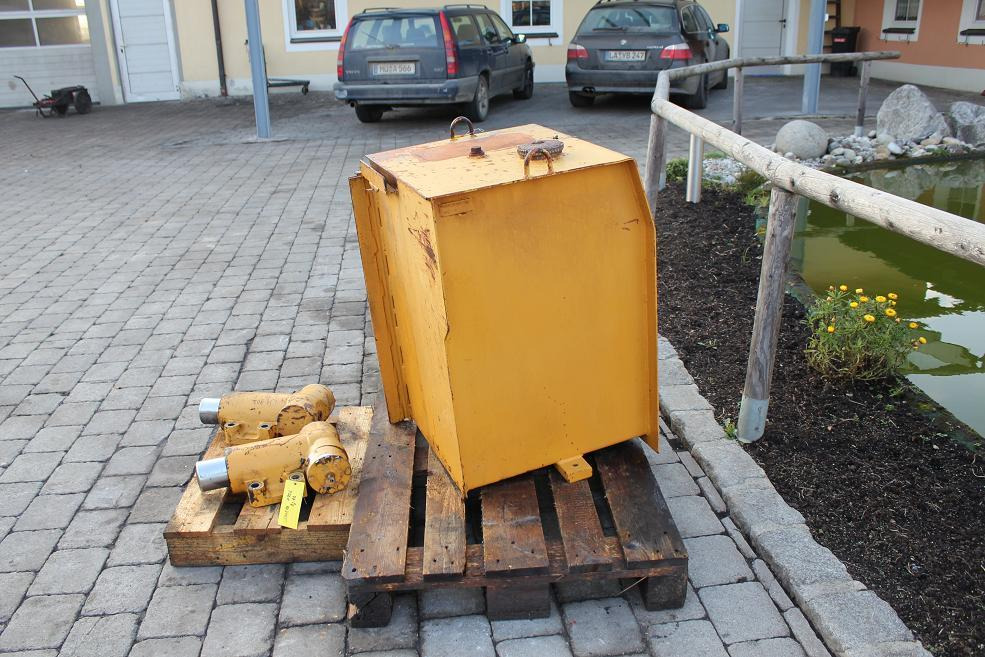 Liebherr A902 - 연료 탱크 건설기계 용 : 사진 3 Liebherr A902 - 연료 탱크 건설기계 용 : 사진 3