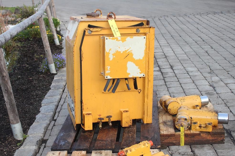 Liebherr A902 - 연료 탱크 건설기계 용 : 사진 5 Liebherr A902 - 연료 탱크 건설기계 용 : 사진 5