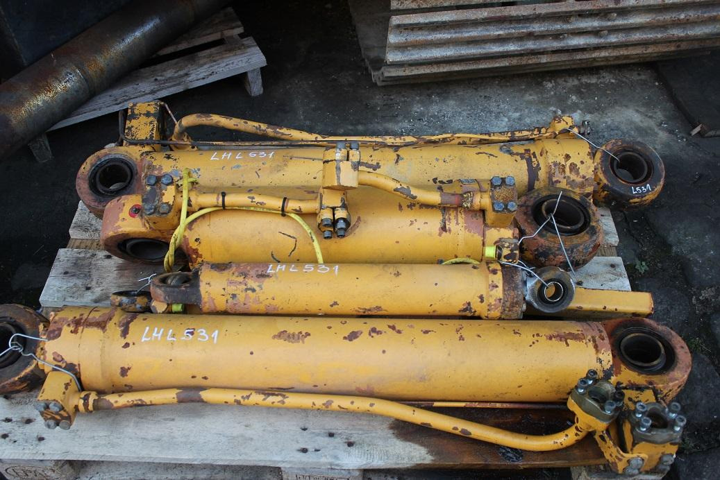 Liebherr L 531 - 유압 실린더 건설기계 용 : 사진 1 Liebherr L 531 - 유압 실린더 건설기계 용 : 사진 1