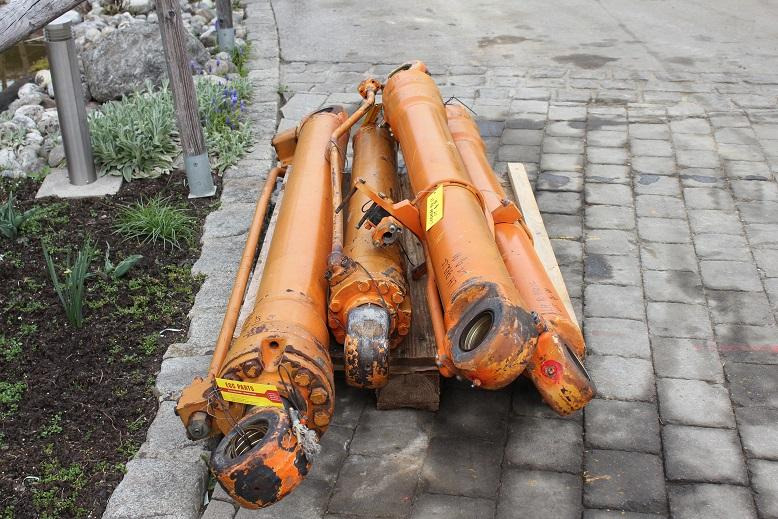 Liebherr R 912 LC LIT - 유압 실린더 건설기계 용 : 사진 2 Liebherr R 912 LC LIT - 유압 실린더 건설기계 용 : 사진 2