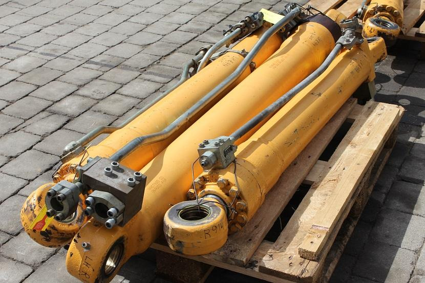 Liebherr R 914 - 유압 실린더 건설기계 용 : 사진 1 Liebherr R 914 - 유압 실린더 건설기계 용 : 사진 1