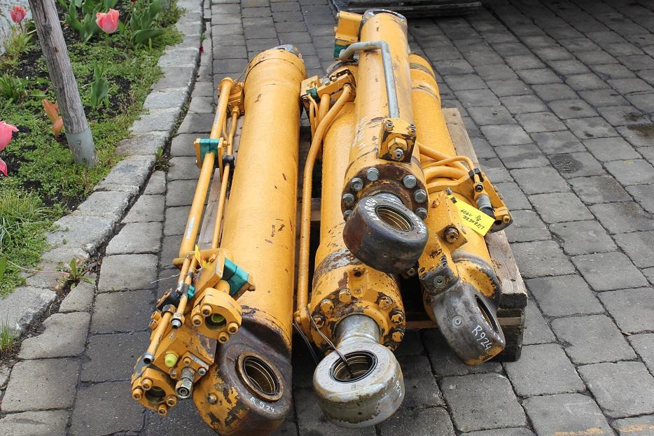 Liebherr R 924 HDSL - 유압 실린더 건설기계 용 : 사진 4 Liebherr R 924 HDSL - 유압 실린더 건설기계 용 : 사진 4