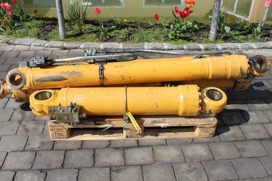 Liebherr R 924 compact - 유압 실린더 건설기계 용 : 사진 1 Liebherr R 924 compact - 유압 실린더 건설기계 용 : 사진 1