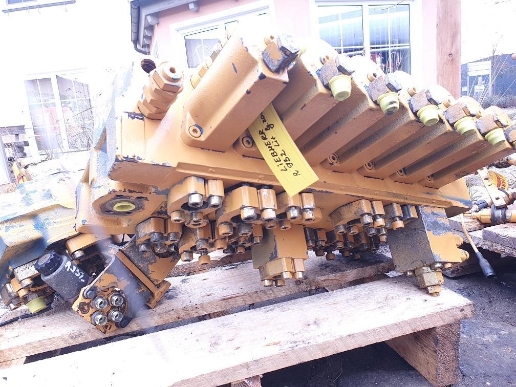 Liebherr R 932 LIT - 유압 밸브 건설기계 용 : 사진 2 Liebherr R 932 LIT - 유압 밸브 건설기계 용 : 사진 2