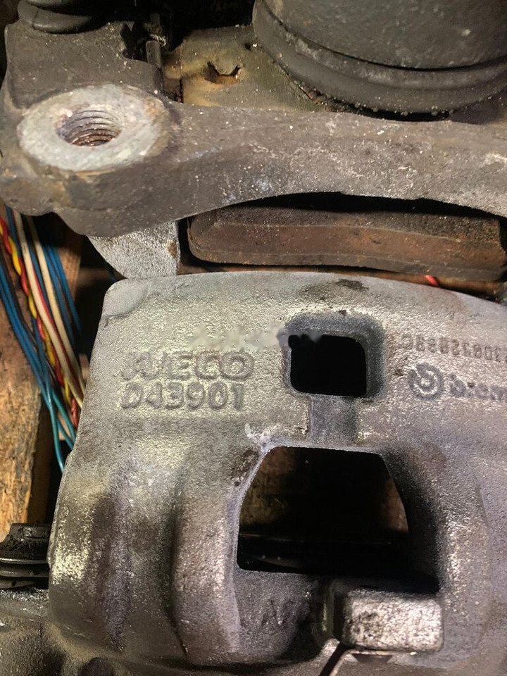 Brembo elektryczne D43901 Iveco Daily prawy, lewy, tył 2019- D43901 - 브레이크 캘리퍼 트럭 용 : 사진 2 Brembo elektryczne D43901 Iveco Daily prawy, lewy, tył 2019- D43901 - 브레이크 캘리퍼 트럭 용 : 사진 2