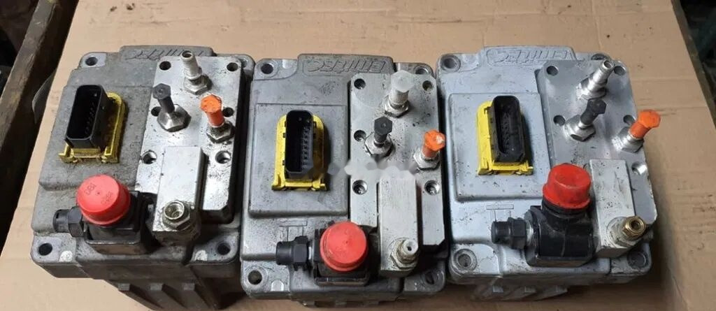 Moduł EMITEC Euro 6 Man TGX TGS 440KM 81154036134000 regeneracja 81154036134000 - 배기 시스템 트럭 용 : 사진 1 Moduł EMITEC Euro 6 Man TGX TGS 440KM 81154036134000 regeneracja 81154036134000 - 배기 시스템 트럭 용 : 사진 1