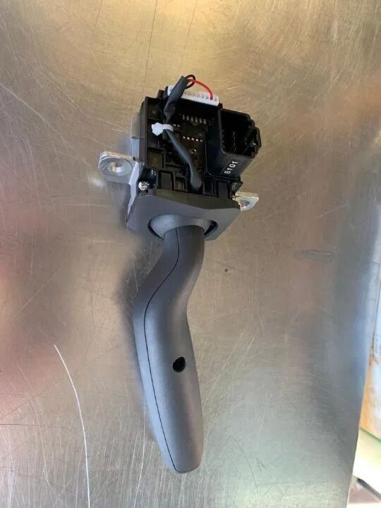 Scania PRZEŁĄCZNIK REFLEKTORÓW SYGNAŁÓW SKRĘTU CIĘŻARÓWKI 2653153 Scania truck - 시동 트럭 용 : 사진 3 Scania PRZEŁĄCZNIK REFLEKTORÓW SYGNAŁÓW SKRĘTU CIĘŻARÓWKI 2653153 Scania truck - 시동 트럭 용 : 사진 3