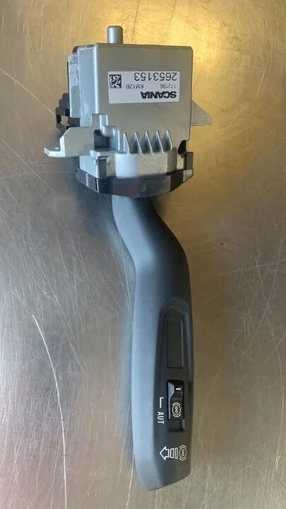 Scania PRZEŁĄCZNIK REFLEKTORÓW SYGNAŁÓW SKRĘTU CIĘŻARÓWKI 2653153 Scania truck - 시동 트럭 용 : 사진 1 Scania PRZEŁĄCZNIK REFLEKTORÓW SYGNAŁÓW SKRĘTU CIĘŻARÓWKI 2653153 Scania truck - 시동 트럭 용 : 사진 1