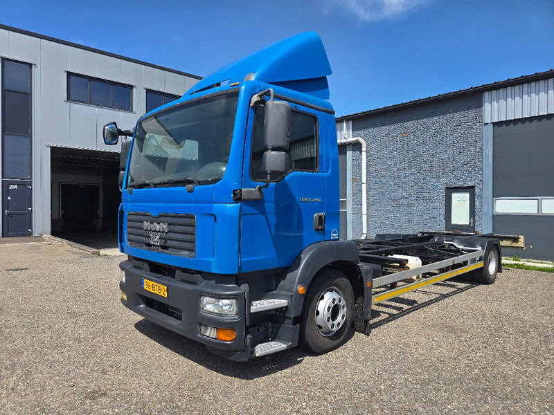 MAN TGM 15.240 TGM BDF - 컨테이너 운반 장치/ 스와프 보디 트럭 : 사진 1 MAN TGM 15.240 TGM BDF - 컨테이너 운반 장치/ 스와프 보디 트럭 : 사진 1