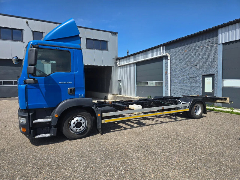 MAN TGM 15.240 TGM BDF - 컨테이너 운반 장치/ 스와프 보디 트럭 : 사진 4 MAN TGM 15.240 TGM BDF - 컨테이너 운반 장치/ 스와프 보디 트럭 : 사진 4