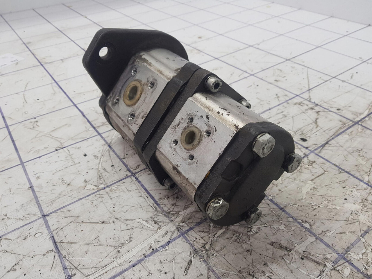 Bosch LTM 1060/2 TWO-STAGE PUMP - 유압 펌프 크레인 용 : 사진 3 Bosch LTM 1060/2 TWO-STAGE PUMP - 유압 펌프 크레인 용 : 사진 3