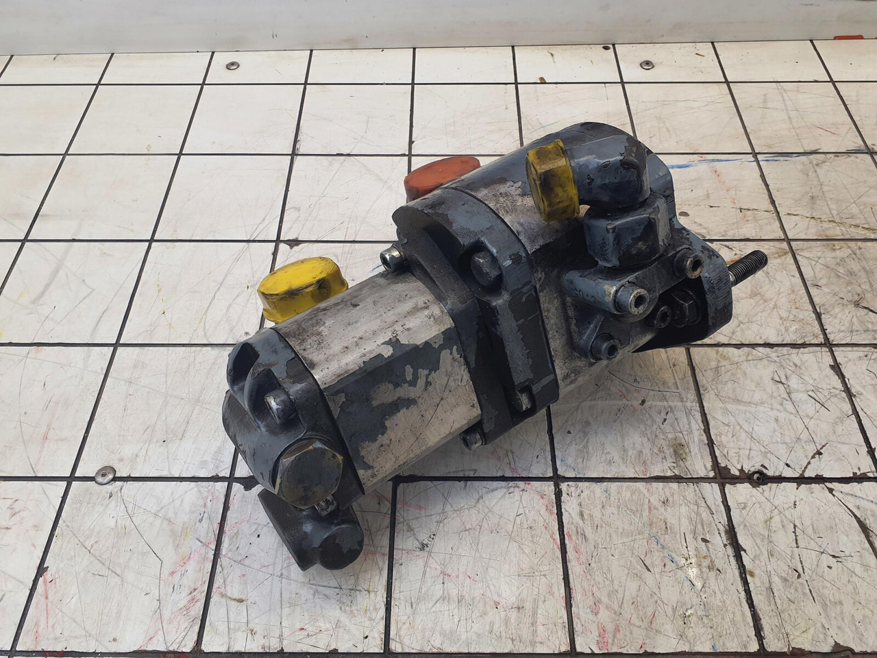 Bosch LTM 1060 dual gear pump - 유압 펌프 모바일 크레인 용 : 사진 3 Bosch LTM 1060 dual gear pump - 유압 펌프 모바일 크레인 용 : 사진 3