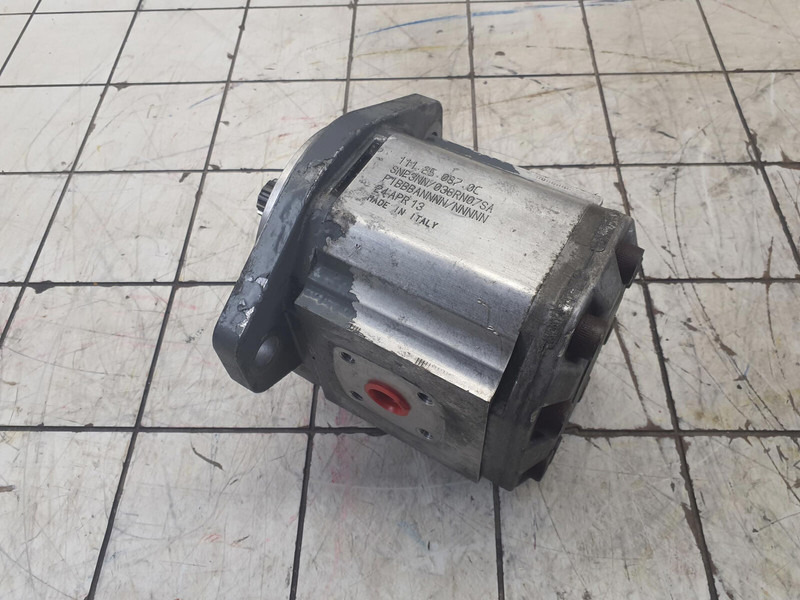 DANFOSS LTM 1130-5.1 GEAR PUMP - 유압 펌프 크레인 용 : 사진 2 DANFOSS LTM 1130-5.1 GEAR PUMP - 유압 펌프 크레인 용 : 사진 2