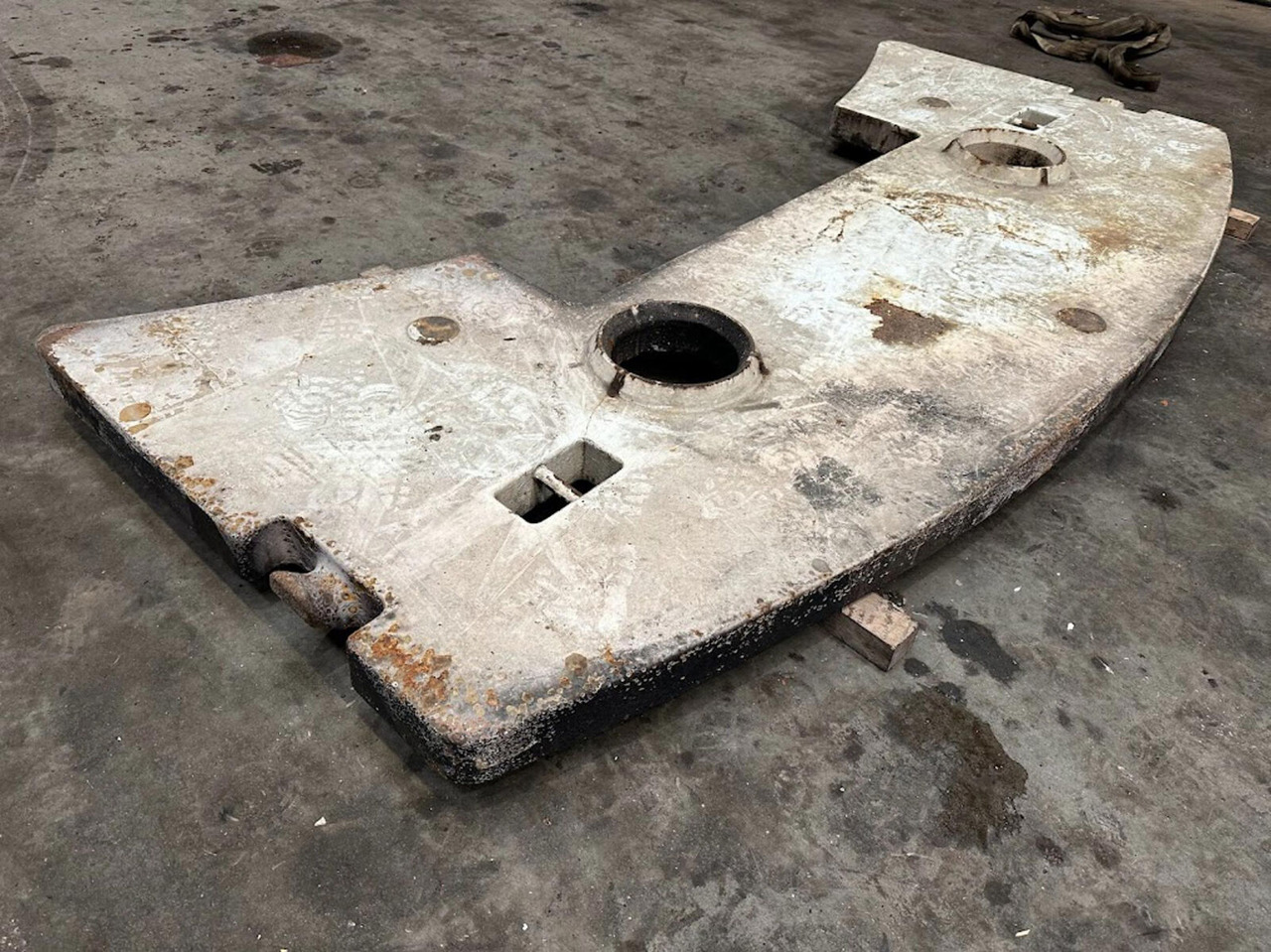 FAUN ATF 50-3 counterweight 1,1 ton - 카운터 웨이트 모바일 크레인 용 : 사진 3 FAUN ATF 50-3 counterweight 1,1 ton - 카운터 웨이트 모바일 크레인 용 : 사진 3