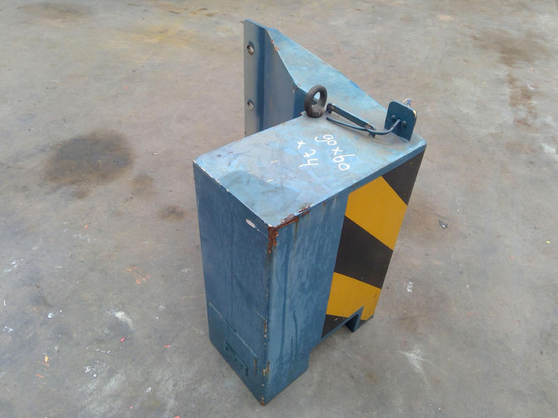 Faun ATF 40G-2 counterweight 0,7 ton left side - 카운터 웨이트 건설기계 용 : 사진 4 Faun ATF 40G-2 counterweight 0,7 ton left side - 카운터 웨이트 건설기계 용 : 사진 4