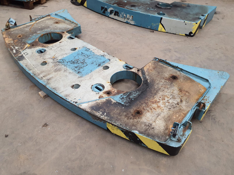 Faun ATF 60-3 counterweight 1.6 ton - 카운터 웨이트 건설기계 용 : 사진 1 Faun ATF 60-3 counterweight 1.6 ton - 카운터 웨이트 건설기계 용 : 사진 1