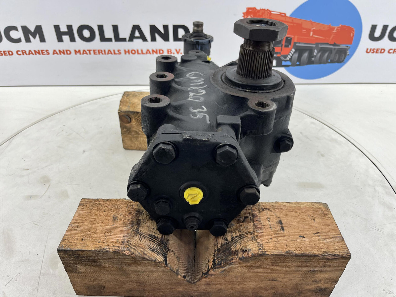 Grove GMK 2035 steering box - 스티어링 기어 모바일 크레인 용 : 사진 1 Grove GMK 2035 steering box - 스티어링 기어 모바일 크레인 용 : 사진 1