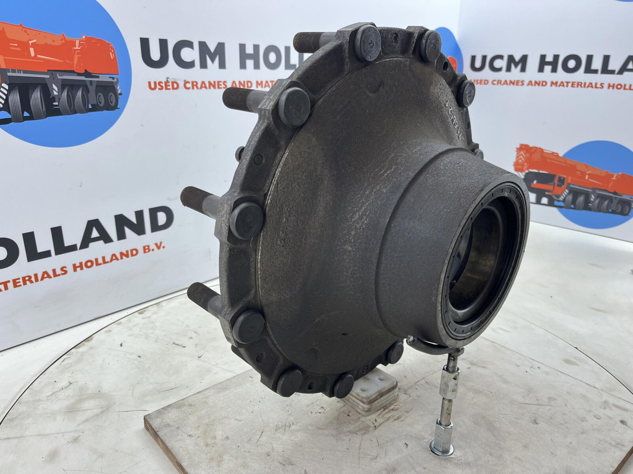 Grove GMK 3050 Megatrak wheel hub - 휠 허브 크레인 용 : 사진 3 Grove GMK 3050 Megatrak wheel hub - 휠 허브 크레인 용 : 사진 3