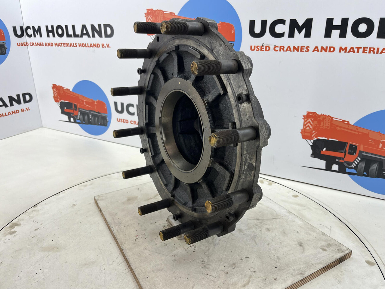 Grove GMK 3050 Megatrak wheel hub - 휠 허브 크레인 용 : 사진 1 Grove GMK 3050 Megatrak wheel hub - 휠 허브 크레인 용 : 사진 1