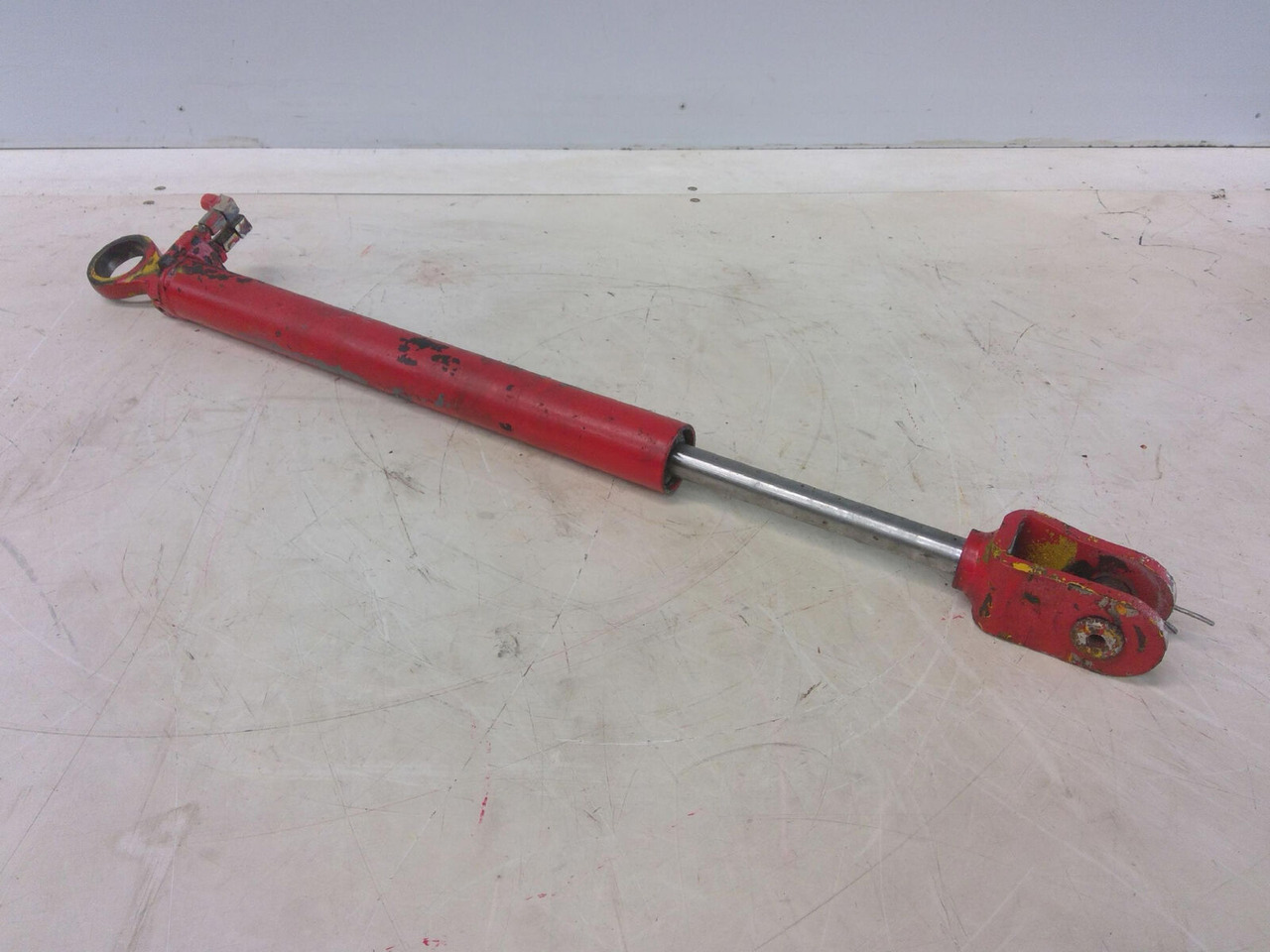 Grove GMK 3050 cabin tilt cylinder - 유압 실린더 모바일 크레인 용 : 사진 1 Grove GMK 3050 cabin tilt cylinder - 유압 실린더 모바일 크레인 용 : 사진 1