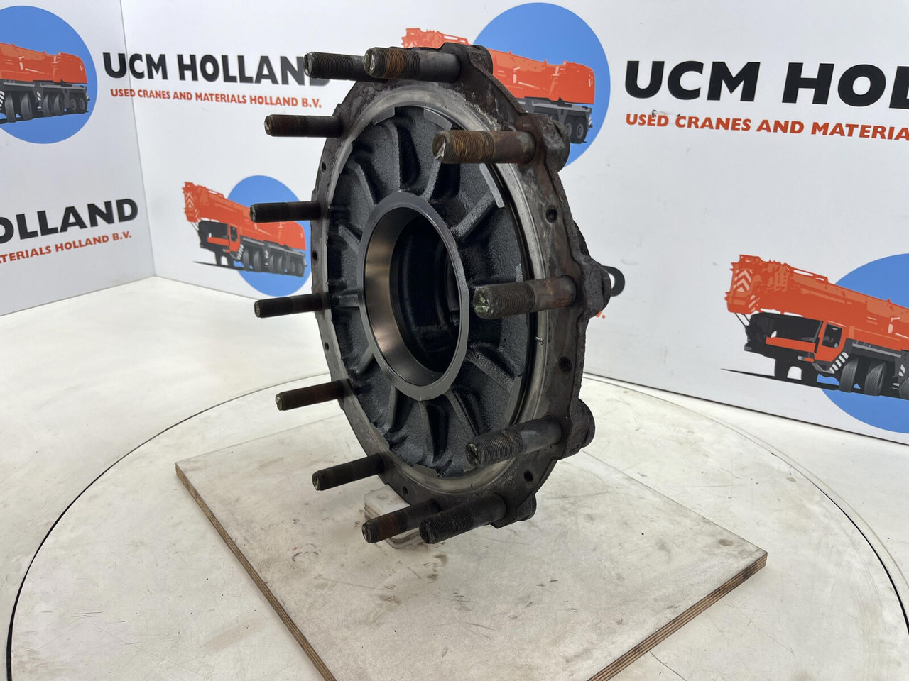 Grove GMK Megatrak wheel hub - 휠 허브 크레인 용 : 사진 1 Grove GMK Megatrak wheel hub - 휠 허브 크레인 용 : 사진 1