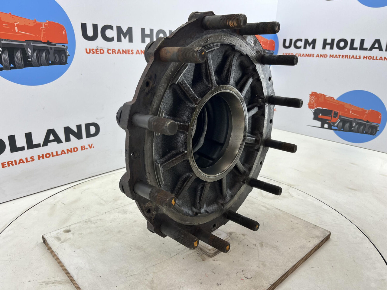 Grove GMK Megatrak wheel hub - 휠 허브 크레인 용 : 사진 2 Grove GMK Megatrak wheel hub - 휠 허브 크레인 용 : 사진 2