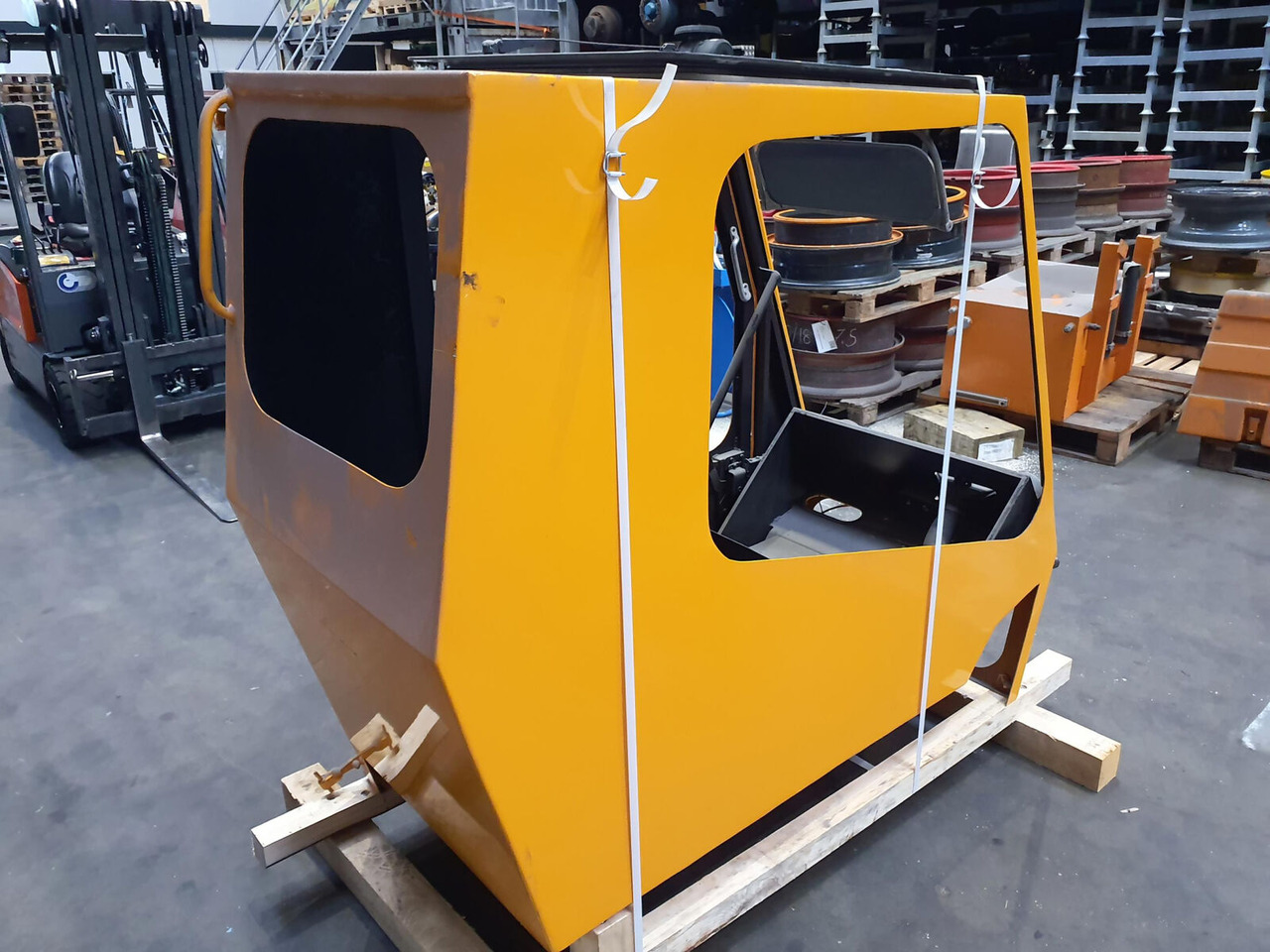 Krupp KMK 5100 upper cabin - 운전실 모바일 크레인 용 : 사진 3 Krupp KMK 5100 upper cabin - 운전실 모바일 크레인 용 : 사진 3