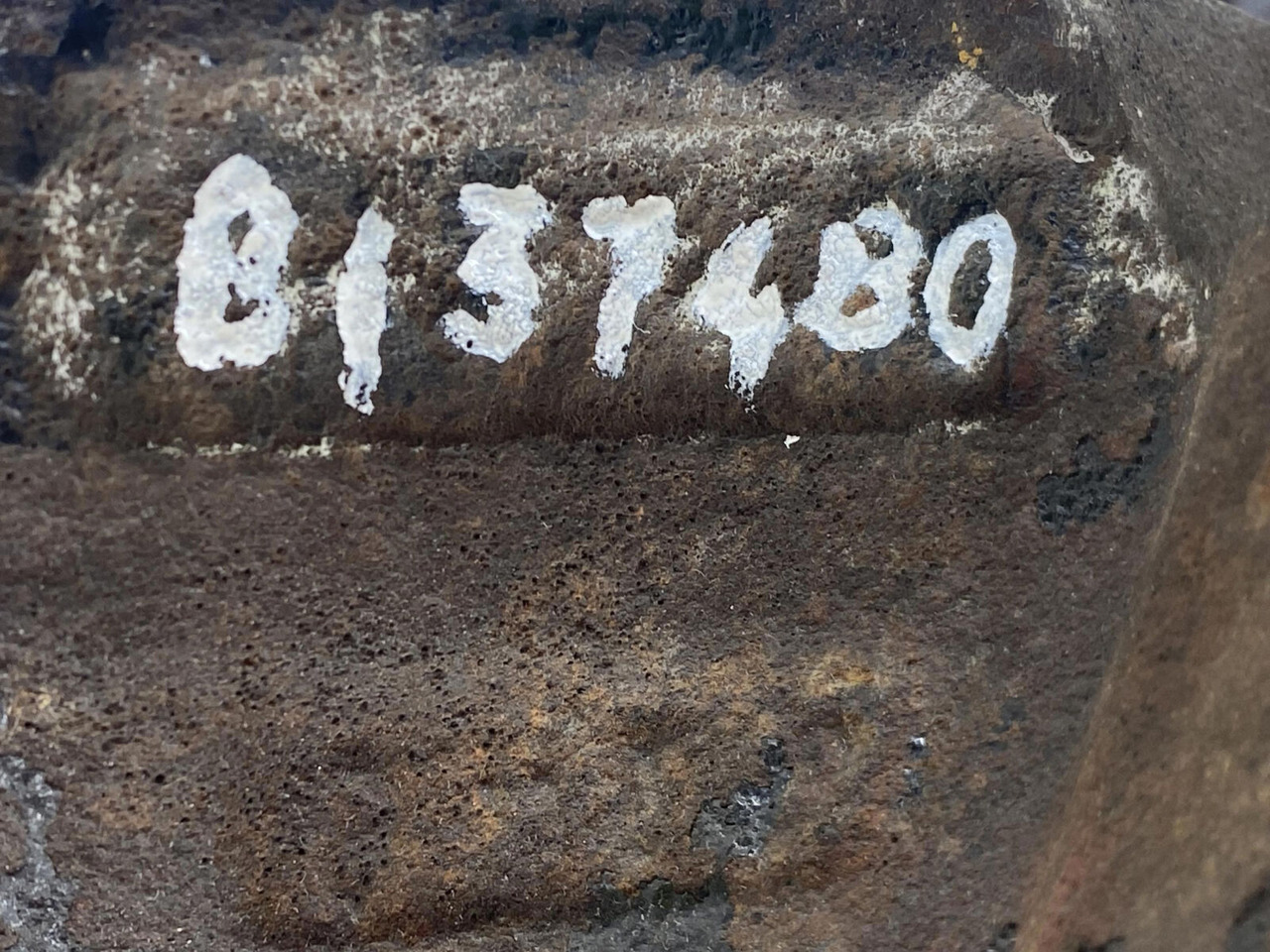 스티어링 너클 모바일 크레인 용 Liebherr LTM 1035 Steering knuckle 16 holes axle 1 : 사진 10 스티어링 너클 모바일 크레인 용 Liebherr LTM 1035 Steering knuckle 16 holes axle 1 : 사진 10