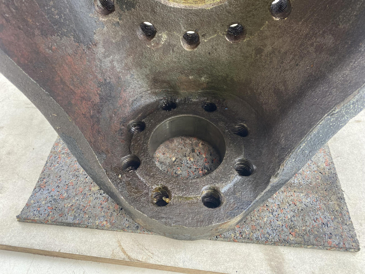 스티어링 너클 모바일 크레인 용 Liebherr LTM 1035 Steering knuckle 16 holes axle 1 : 사진 8