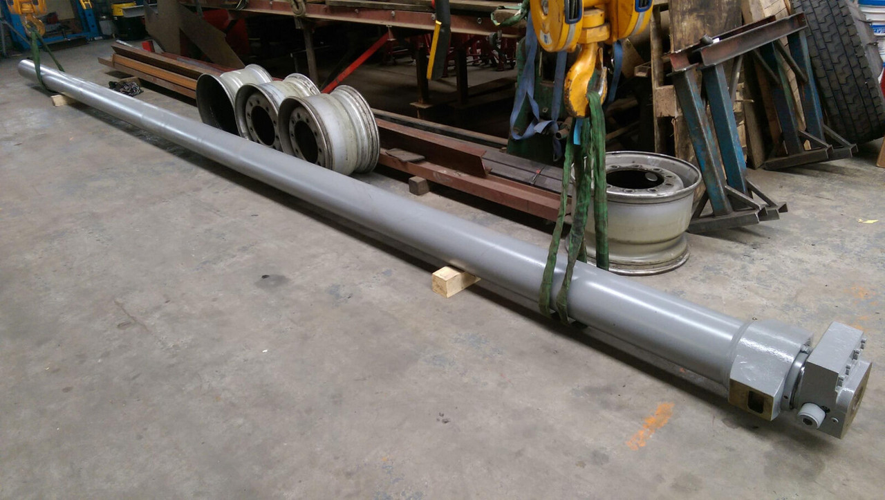 Liebherr LTM 1045-3.1 telescopic cylinder single - 유압 실린더 모바일 크레인 용 : 사진 1 Liebherr LTM 1045-3.1 telescopic cylinder single - 유압 실린더 모바일 크레인 용 : 사진 1