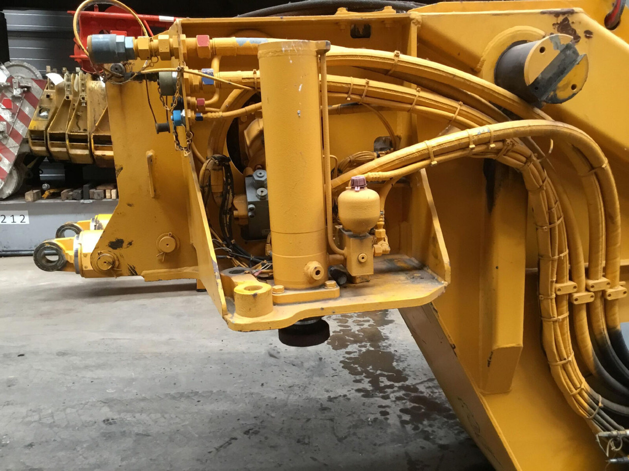 Liebherr LTM 1060-2 counterweight cylinder - 유압 실린더 모바일 크레인 용 : 사진 1 Liebherr LTM 1060-2 counterweight cylinder - 유압 실린더 모바일 크레인 용 : 사진 1