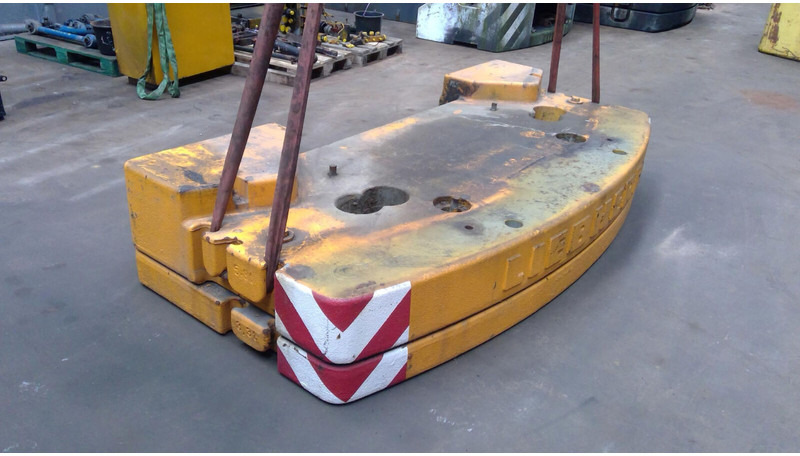 Liebherr LTM 1080-1 counterweight 5,8 ton - 카운터 웨이트 건설기계 용 : 사진 2 Liebherr LTM 1080-1 counterweight 5,8 ton - 카운터 웨이트 건설기계 용 : 사진 2