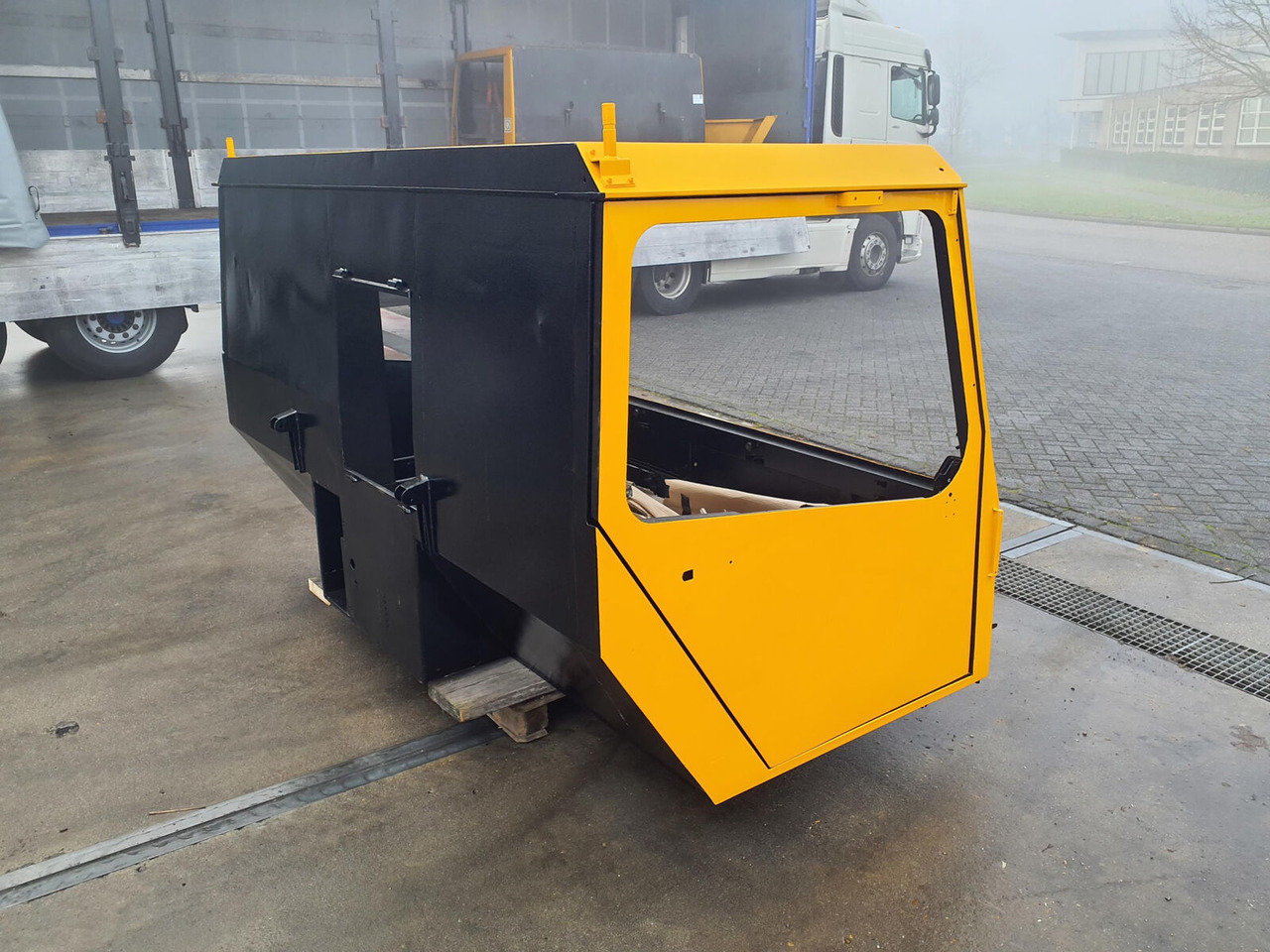 Liebherr LTM 1090 drivers cabin - 운전실 모바일 크레인 용 : 사진 3 Liebherr LTM 1090 drivers cabin - 운전실 모바일 크레인 용 : 사진 3