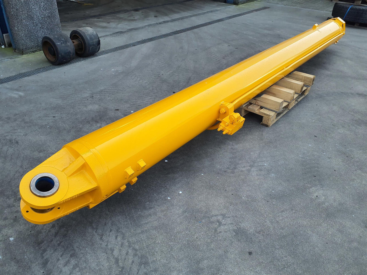 Liebherr LTM 1400-7.1 Boom cylinder left - 유압 실린더 모바일 크레인 용 : 사진 1 Liebherr LTM 1400-7.1 Boom cylinder left - 유압 실린더 모바일 크레인 용 : 사진 1