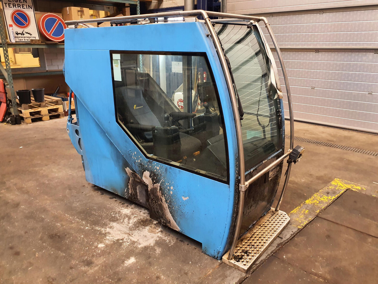 Liebherr LTM 1400-7.1 upper cabin - 운전실 모바일 크레인 용 : 사진 3 Liebherr LTM 1400-7.1 upper cabin - 운전실 모바일 크레인 용 : 사진 3
