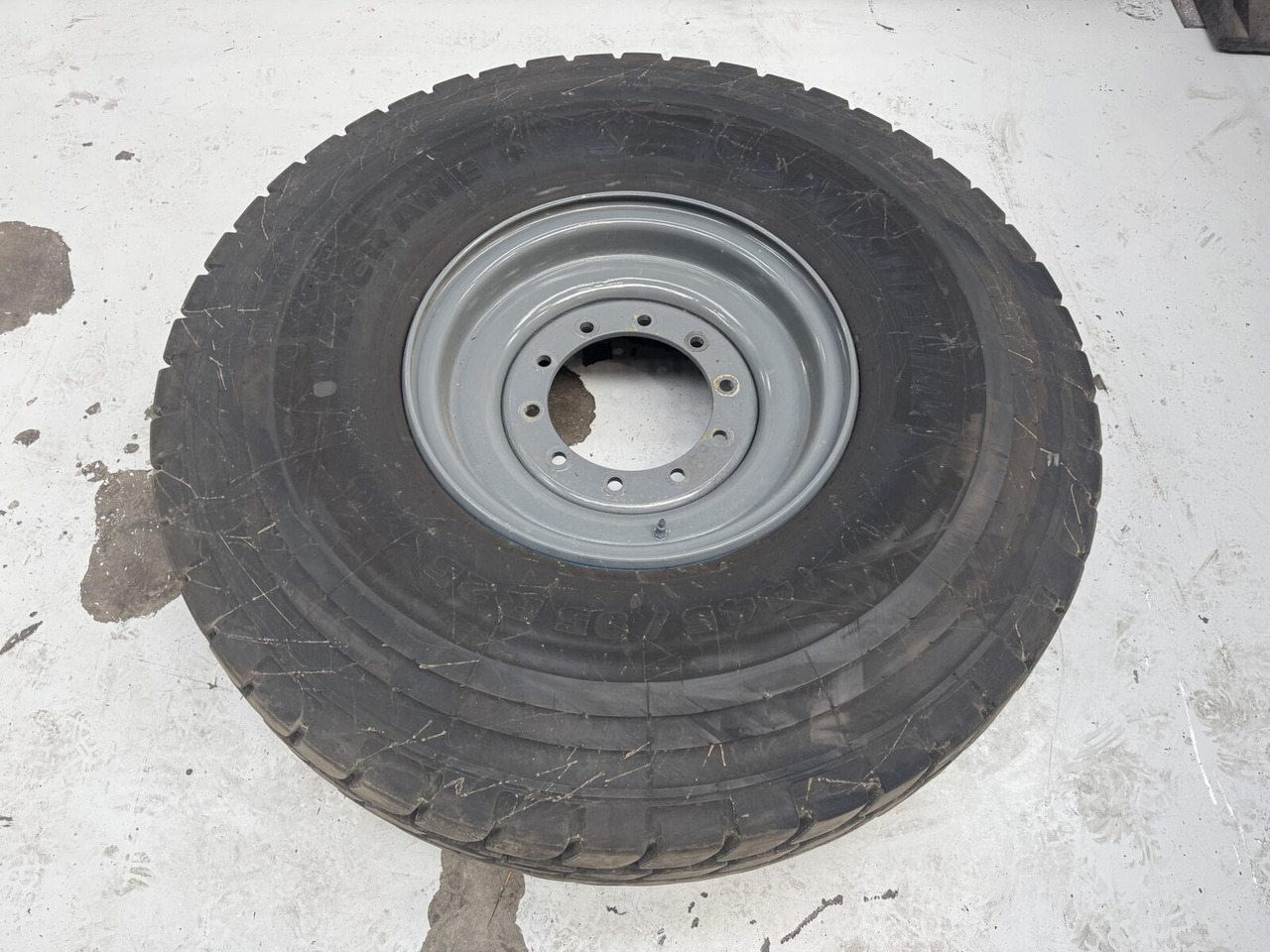 Liebherr Wheel 445/95 R25 10 12 1p - 휠 및 타이어 패키지 크레인 용 : 사진 5 Liebherr Wheel 445/95 R25 10 12 1p - 휠 및 타이어 패키지 크레인 용 : 사진 5