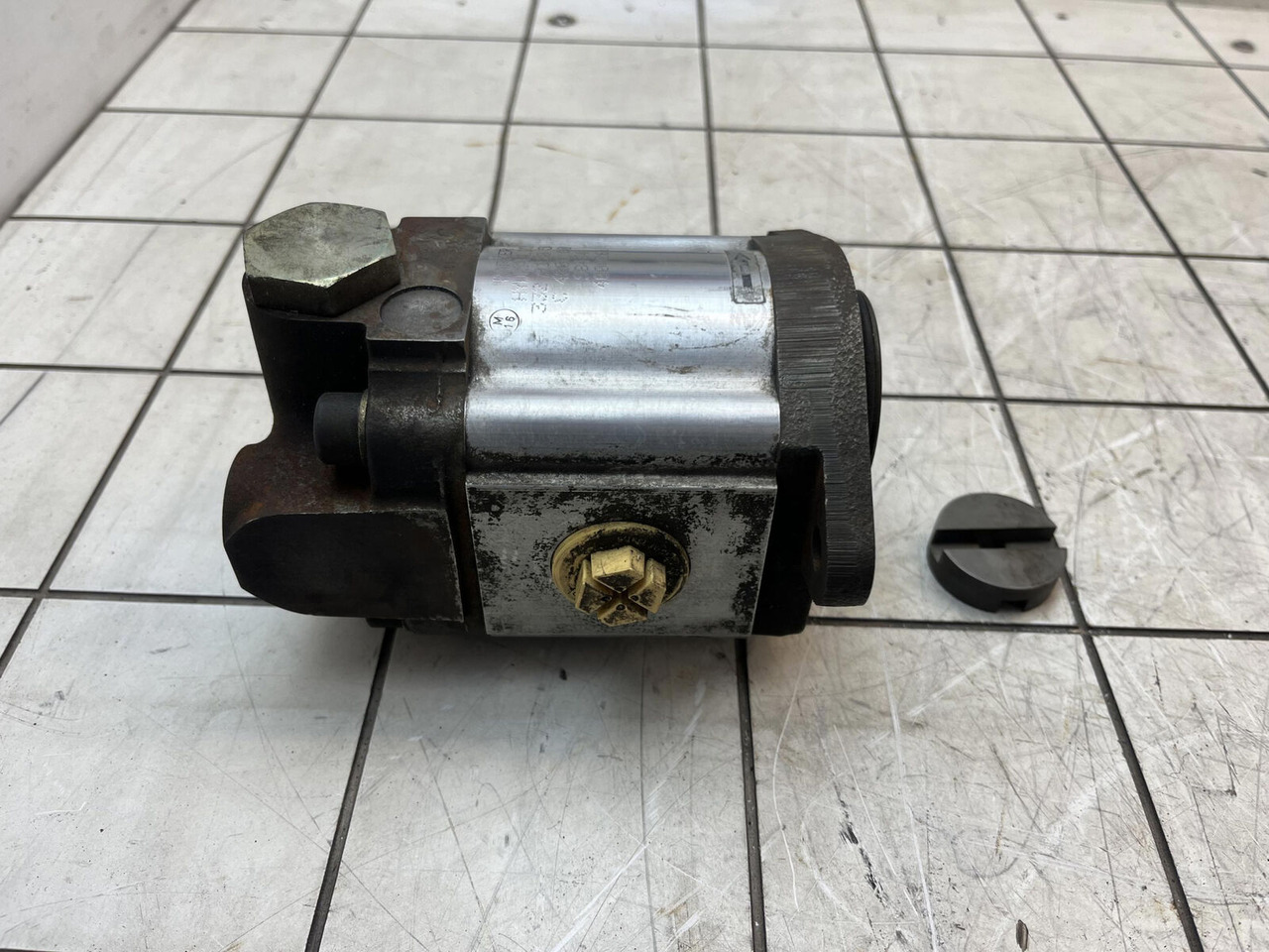 Parker Parker Hydraulics gear pump - 유압 펌프 크레인 용 : 사진 1 Parker Parker Hydraulics gear pump - 유압 펌프 크레인 용 : 사진 1