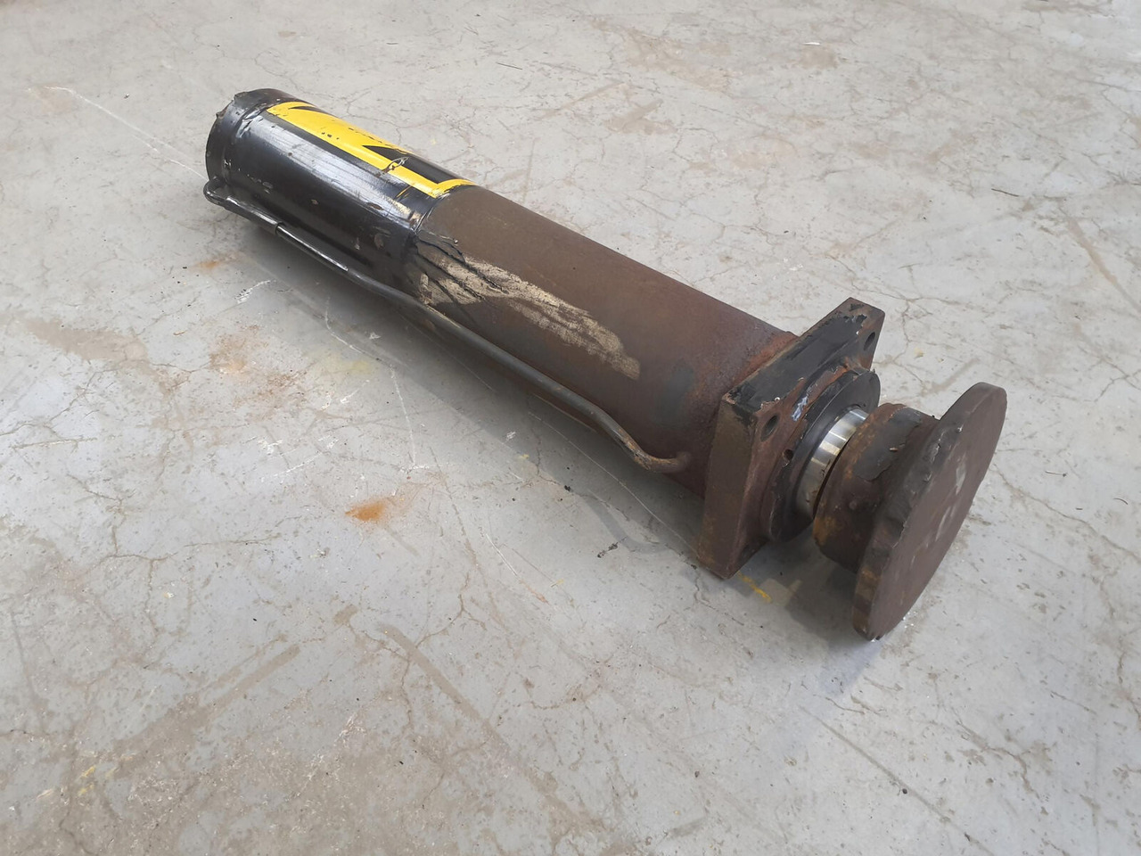 Spierings SK 598 Outrigger cylinder - 유압 실린더 크레인 용 : 사진 1 Spierings SK 598 Outrigger cylinder - 유압 실린더 크레인 용 : 사진 1