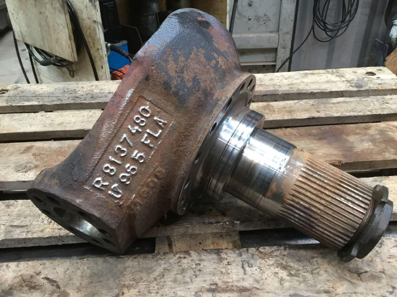 Terex AC 205 axle 4 left steering knuckle 16 holes - 스티어링 너클 크레인 용 : 사진 1 Terex AC 205 axle 4 left steering knuckle 16 holes - 스티어링 너클 크레인 용 : 사진 1