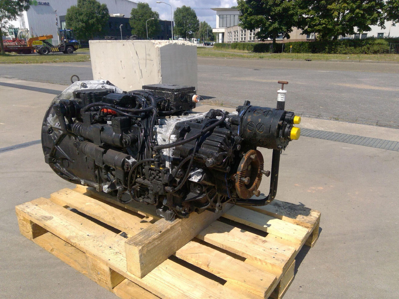 ZF ATF 60-4 gearbox ZF ECOSPLIT 16 S 151 - 기어박스 모바일 크레인 용 : 사진 2 ZF ATF 60-4 gearbox ZF ECOSPLIT 16 S 151 - 기어박스 모바일 크레인 용 : 사진 2