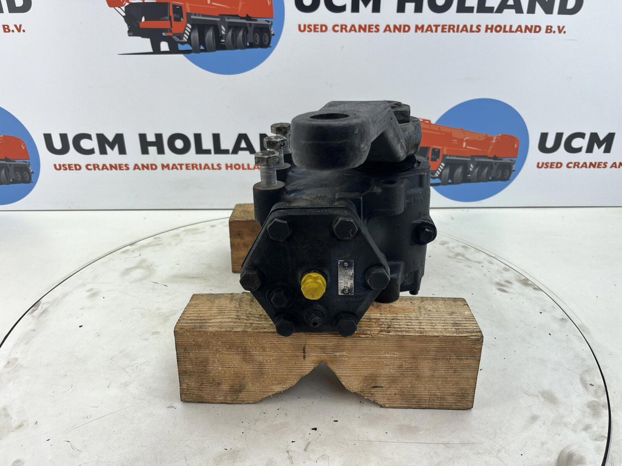 ZF LTM 1070 4.2 Steering box - 스티어링 기어 모바일 크레인 용 : 사진 4 ZF LTM 1070 4.2 Steering box - 스티어링 기어 모바일 크레인 용 : 사진 4
