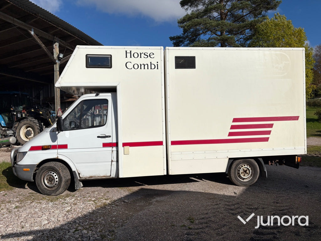 Hästtransport Mercedes-Benz 316 CDI - 알코브 모터홈 : 사진 2 Hästtransport Mercedes-Benz 316 CDI - 알코브 모터홈 : 사진 2