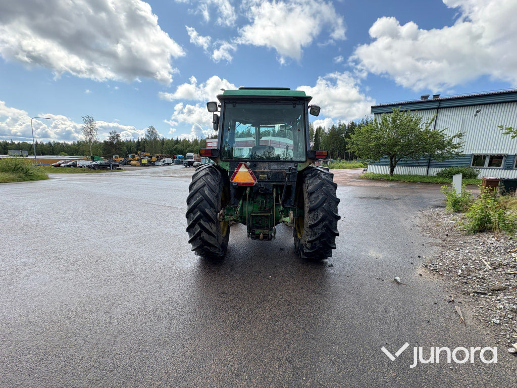 John Deere 2650 - 장궤형 트랙터 : 사진 4 John Deere 2650 - 장궤형 트랙터 : 사진 4