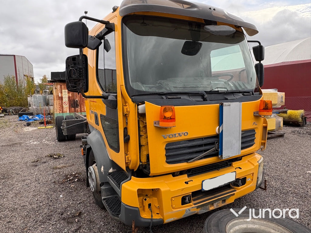 Lastbil - Volvo FL 4*2 - 캡 새시 트럭 : 사진 3 Lastbil - Volvo FL 4*2 - 캡 새시 트럭 : 사진 3