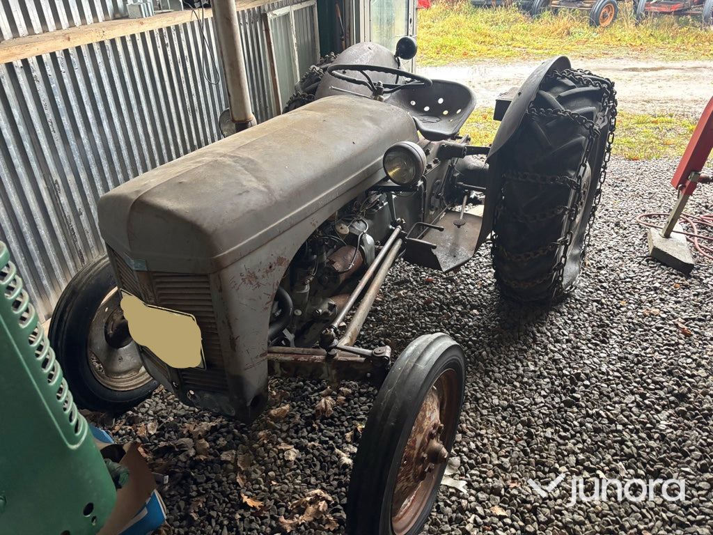 Traktor - Massey Ferguson TEA20 (Grålle) - 장궤형 트랙터 : 사진 3 Traktor - Massey Ferguson TEA20 (Grålle) - 장궤형 트랙터 : 사진 3