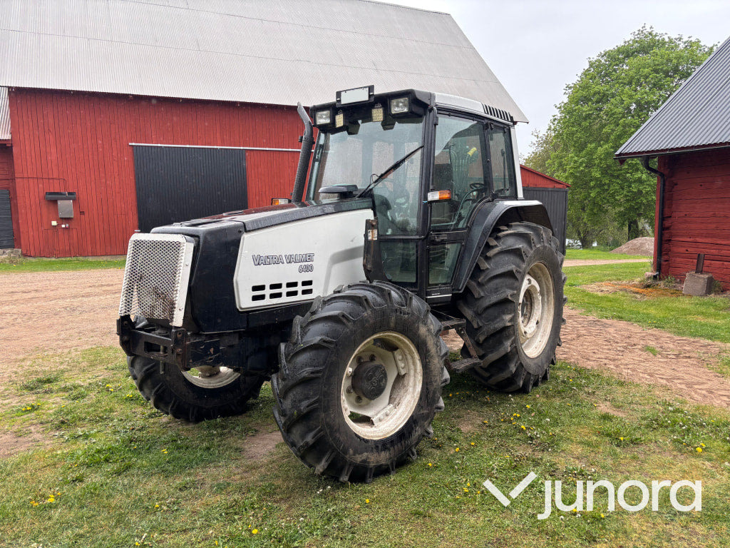 Traktor Valmet 6400 med lastare - 장궤형 트랙터 : 사진 1 Traktor Valmet 6400 med lastare - 장궤형 트랙터 : 사진 1